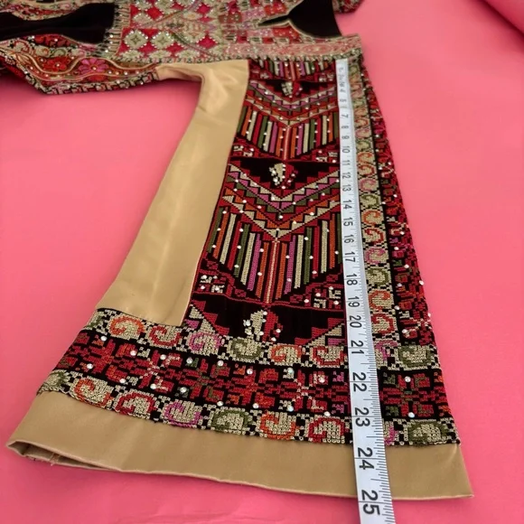 Fully Embroidered Palestinian Thobe - Picture 8 of 9